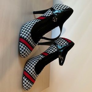 Nine West Houndstooth Heels